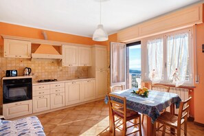 Køleskab, ovn, kogeplade, opvaskemaskine