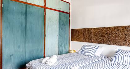 Villa 'Sublime Sun and Van, By Meco Stays' with Balcony and Wi-Fi