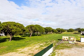 Property grounds - Villa 'Sublime Sun and Van, By Meco Stays' with Balcony and Wi-Fi (Alfarim)