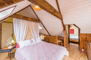 2 slaapkamers, een strijkplank/strijkijzer, gratis wifi, beddengoed