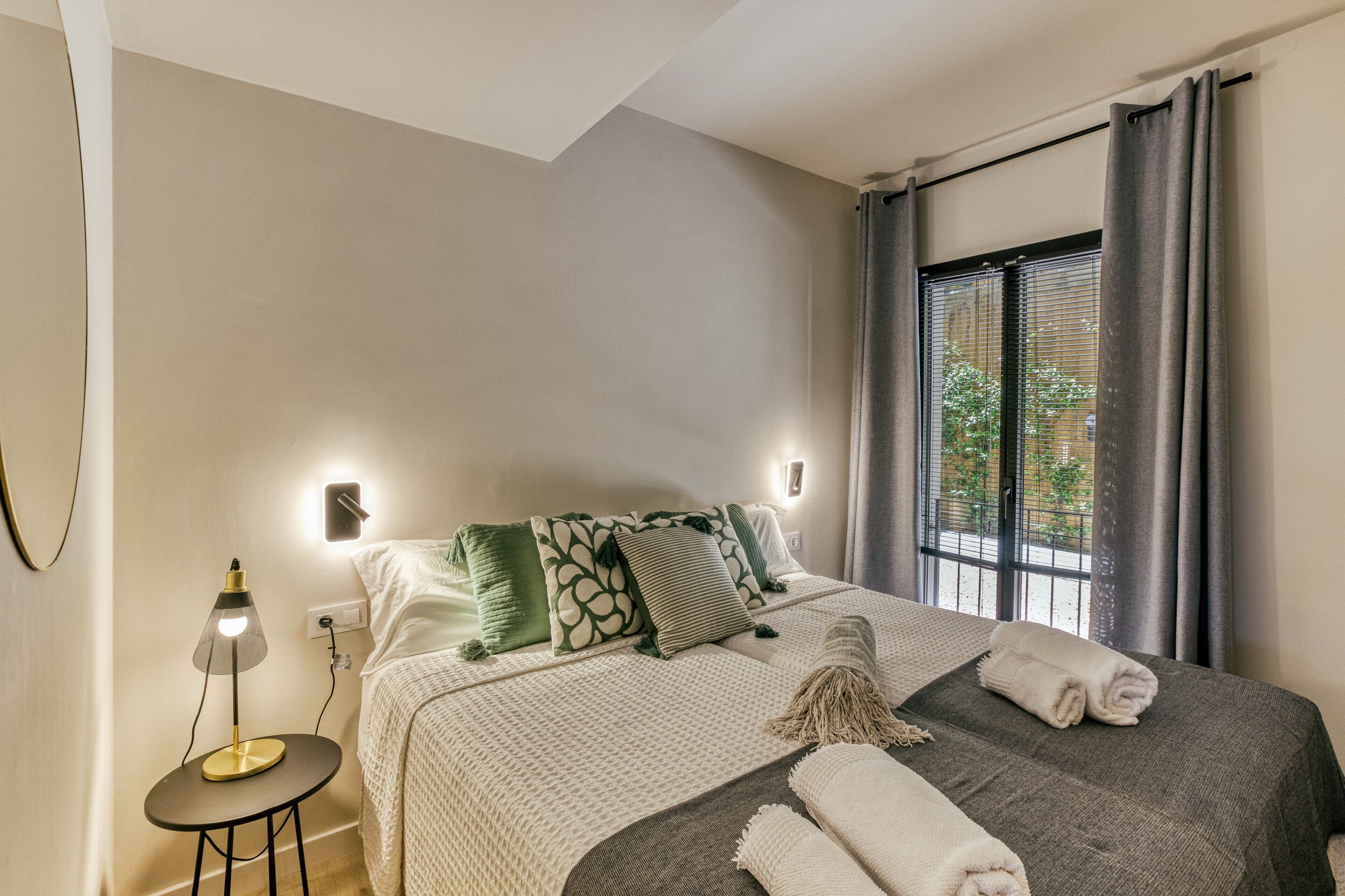 2 slaapkamers, een strijkplank/strijkijzer, gratis wifi, beddengoed