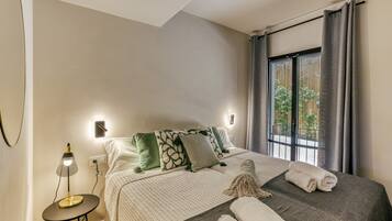 2 slaapkamers, een strijkplank/strijkijzer, gratis wifi, beddengoed