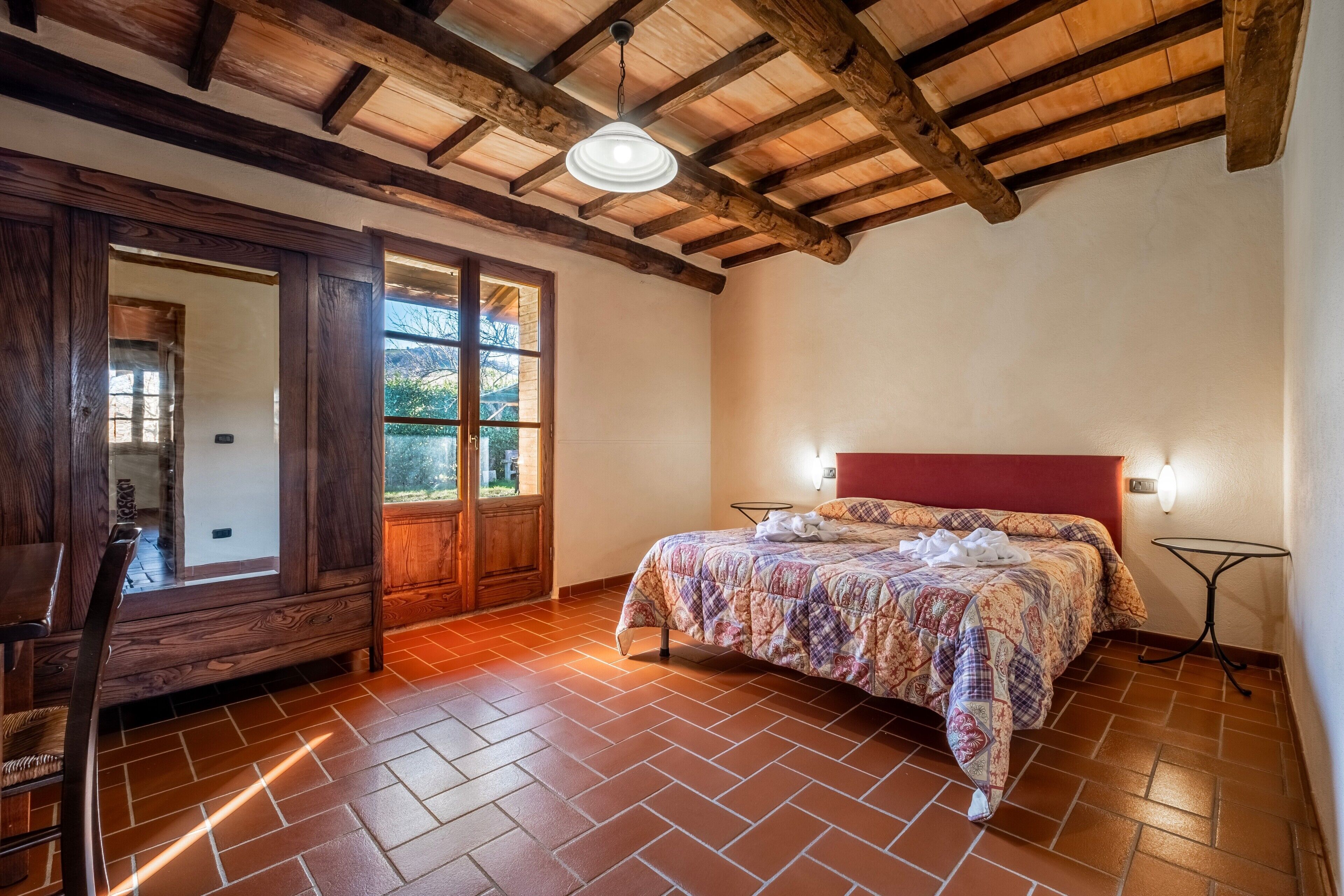 4 bedrooms, free WiFi, bed sheets