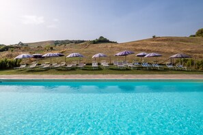 Pool - Farmhouse "Pianperugino" with Shared Pool, Private Garden & Wi-Fi (Arcidosso)