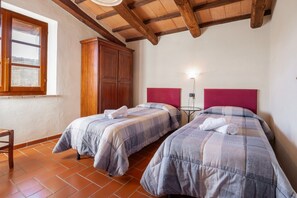 3 bedrooms, free WiFi, bed sheets - Farmhouse "Genziana" with Shared Pool, Shared Garden & Wi-Fi (Arcidosso)