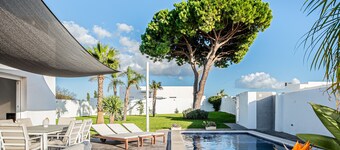 Villa 'Chill Out Of City 2' with Private Pool, Wi-Fi and Air Conditioning