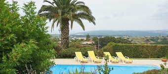 Holiday Home 'Casa Do Moinho' with Sea View, Wi-Fi and Air Conditioning