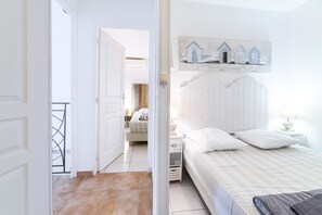 4 bedrooms, iron/ironing board, free WiFi