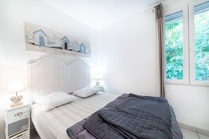 4 bedrooms, iron/ironing board, free WiFi