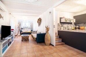 TV, DVD player, stereo