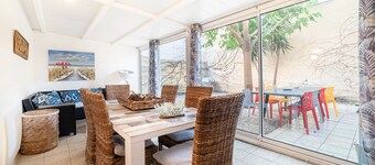 Villa 'Maison Type Canetoise' with Private Terrace, Wi-Fi and Air Conditioning