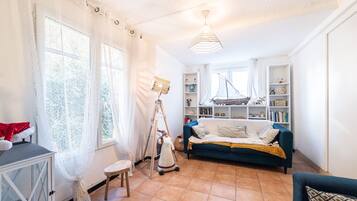 Télévision, lecteur de DVD, chaßne hi-fi