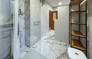 Douche, séchoir à cheveux