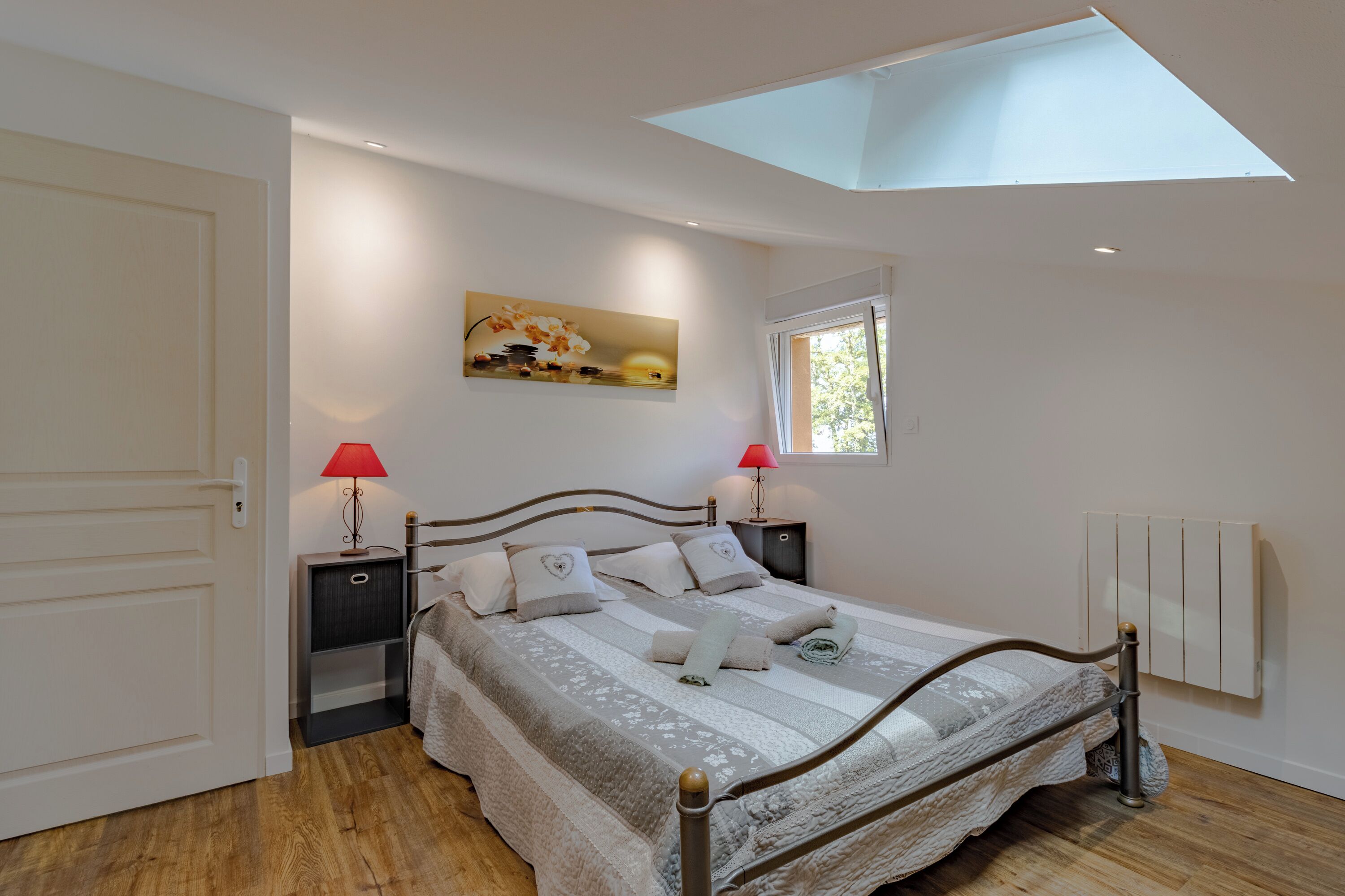 3 dormitorios, tabla de planchar con plancha, wifi gratis y ropa de cama