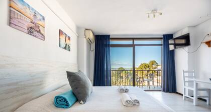 Apartment 'Estudio Mirada 307' with Lake View, Wi-Fi and Air Conditioning