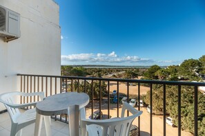 Property grounds - Apartment 'Estudio Mirada 309' with Lake View, Wi-Fi and Air Conditioning (Es Pujols)