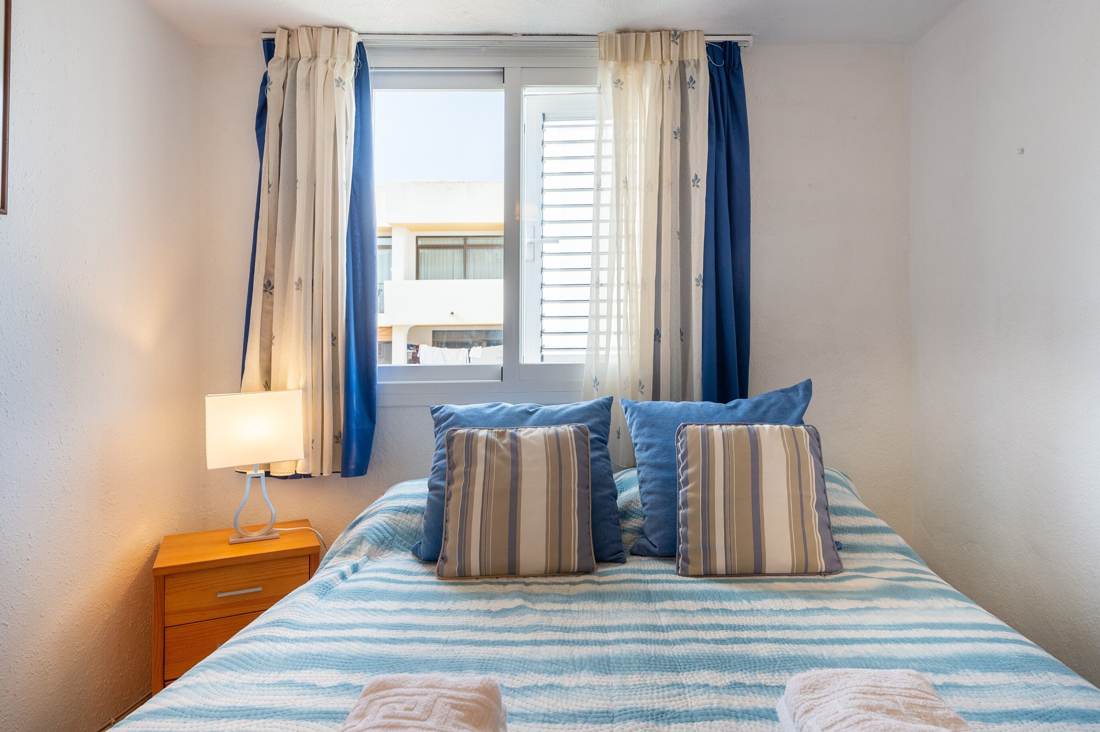 2 habitaciones, wifi gratis y ropa de cama 