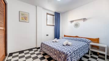 1 bedroom, free WiFi, bed sheets