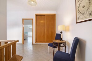 Interior - Villa 'Casa Mar-a-vila' with Private Terrace, Wi-Fi and Air Conditioning (Olhão)