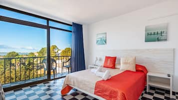 1 bedroom, free WiFi, bed sheets