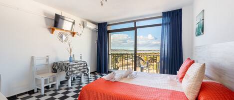 1 bedroom, free WiFi, bed sheets