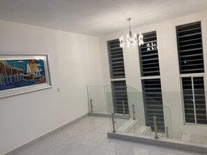 Interior - Villa de Lujo con Picsina Privada a 10 Minutos del Centro de la Ciudad (San Pedro de Macorís)