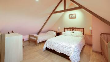 1 chambre, Wi-Fi gratuit, draps fournis
