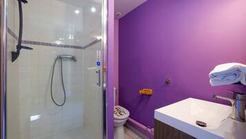 Shower, towels