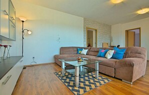 TV - 2 bedroom nice apartment in Porec (Porec)