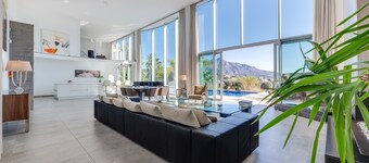 Villa 'Maria' Benahavis with Private Pool, Wi-Fi and Air Conditioning