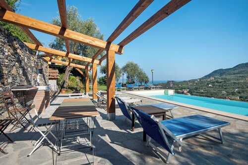 Maison de vacances 'Ginelà' avec vue sur la mer, Wi-Fi et climatisation