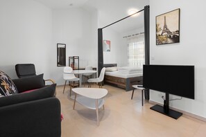 1 dormitorio, tabla de planchar con plancha, wifi gratis y ropa de cama