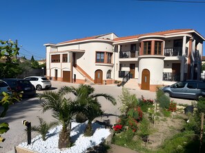 Exterior - Apartment 'La Casa 177 - 1' with Balcony, Wi-Fi and Air Conditioning (Fréjus)