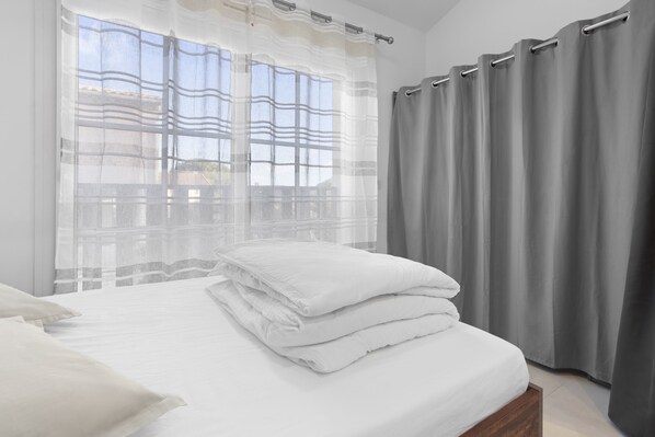 1 chambre, fer et planche à repasser, Wi-Fi gratuit, draps fournis