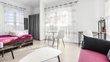 1 dormitorio, tabla de planchar con plancha, wifi gratis y ropa de cama