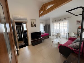 Interior - Pleasant Stay at La Casa 177 - 4 | Private Balcony, Wi-Fi, Air Conditioning (Fréjus)