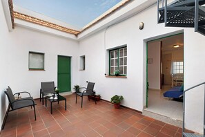 Terrace/patio - Holiday Home 'La Asomadita' with Sea View, Private Terrace and Wi-Fi (Mocanal)