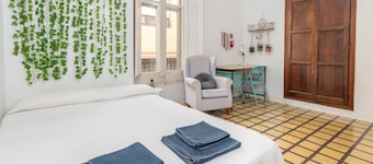 Casa vacanze 'Ca L' Anton' con terrazza privata, Wi-Fi e aria condizionata
