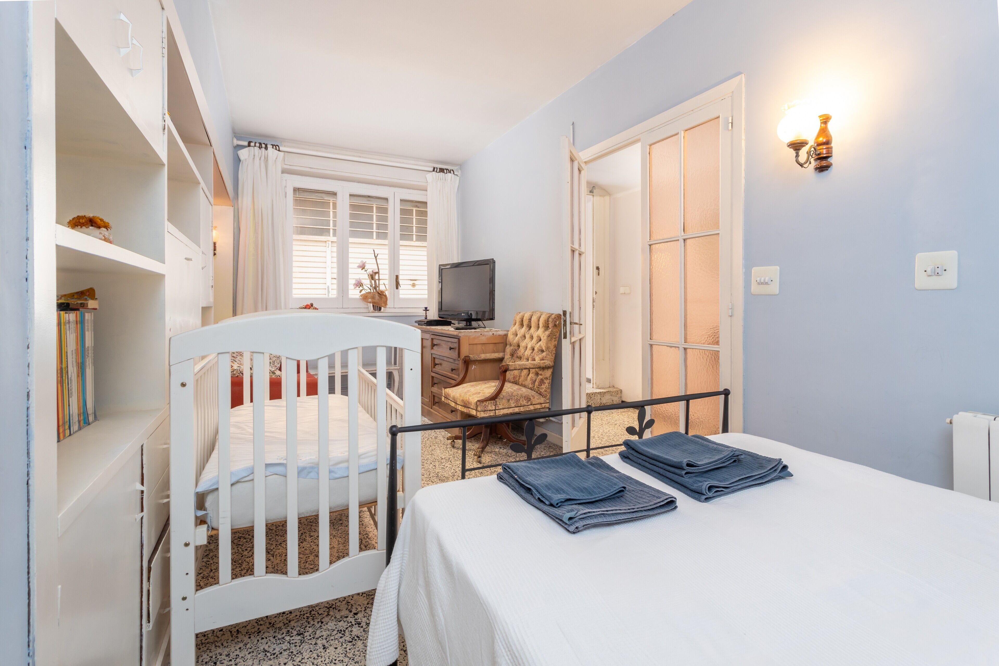 5 quartos, Wi-Fi de cortesia, roupa de cama