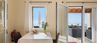 Vacation Home "Casa Inti" with Sea View, Private Garden & Wi-Fi