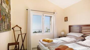 1 slaapkamer, een strijkplank/strijkijzer, gratis wifi, beddengoed