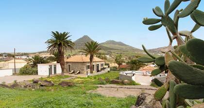 Ferienhaus 'Casa De Pedra' mit Meerblick, privater Terrasse und WLAN