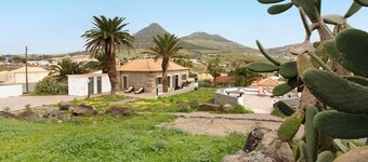Casa vacanze 'Casa De Pedra' con vista sul mare, terrazza privata e Wi-Fi