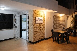 Khu ẩm thực ngoài trời