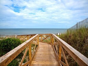 Property grounds - Port of Call~2BR~Sleeps 10~Dogs ok~Steps to beach (Port St. Joe)