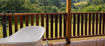 Ironbark Luxury Cottage & Highland Cows