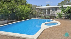 Pool - WishStay Waterfront Luxury Retreat,- private pool (Brightwaters)