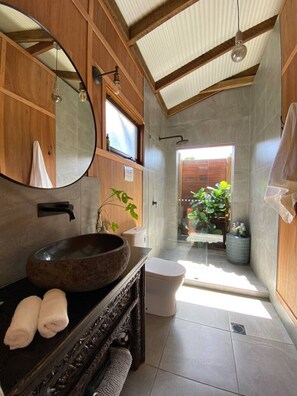 Nicht klassifiziertes Bild, 3 von 66, Schaltfläche