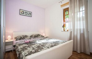 2 camere, culla da viaggio, Wi-Fi gratuito, lenzuola