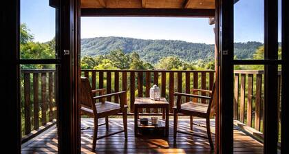 Golden Wattle Luxury Cottage & Highland Cows